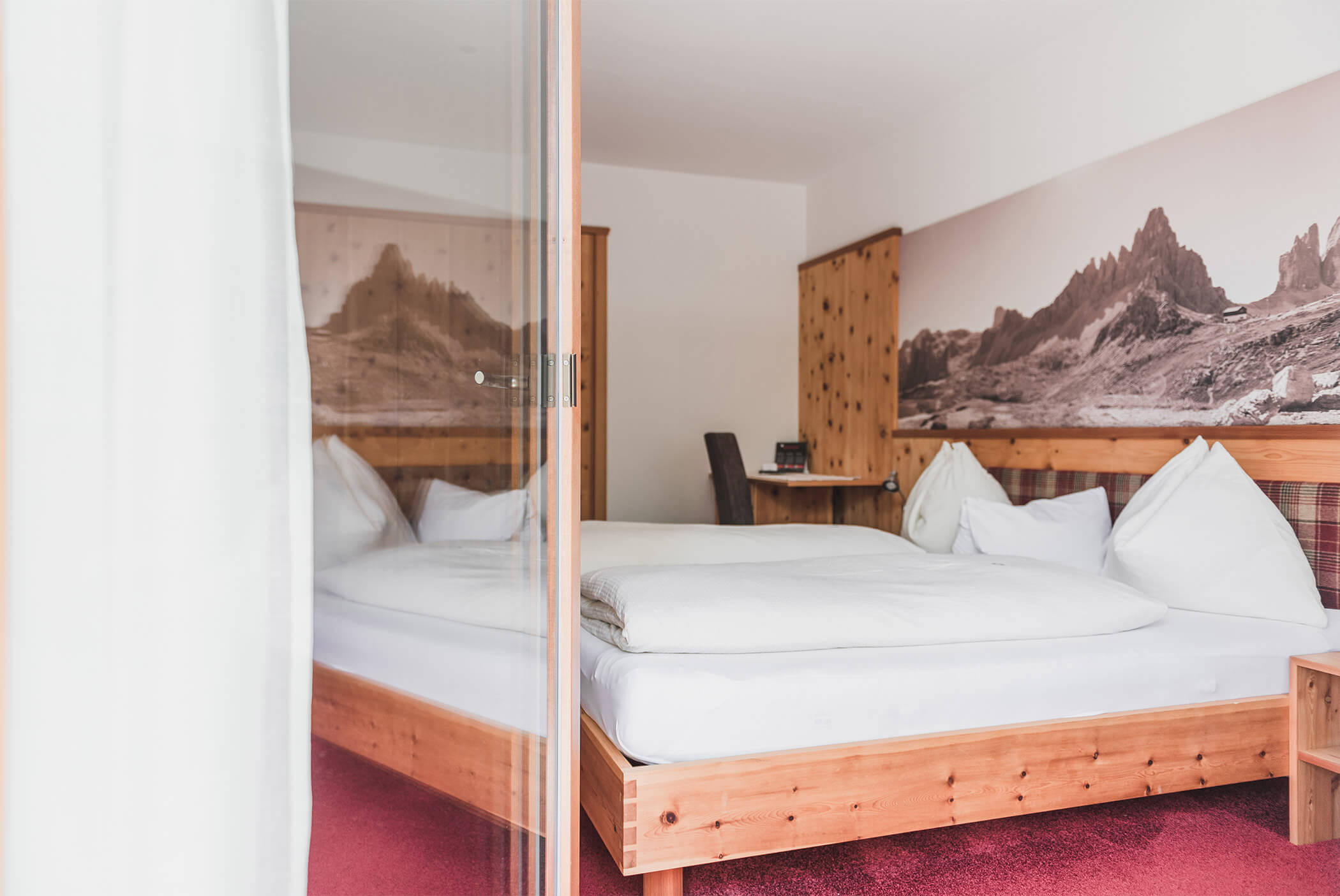 Room Classic - View into the room